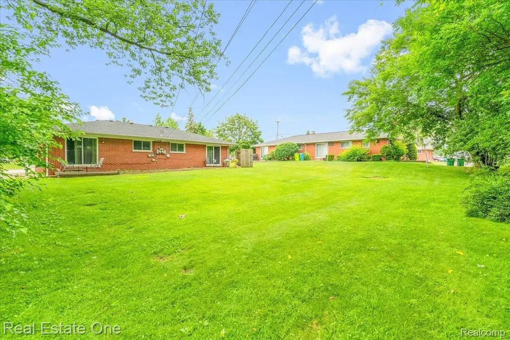 30624 Krauter Street Garden City City MI 48135