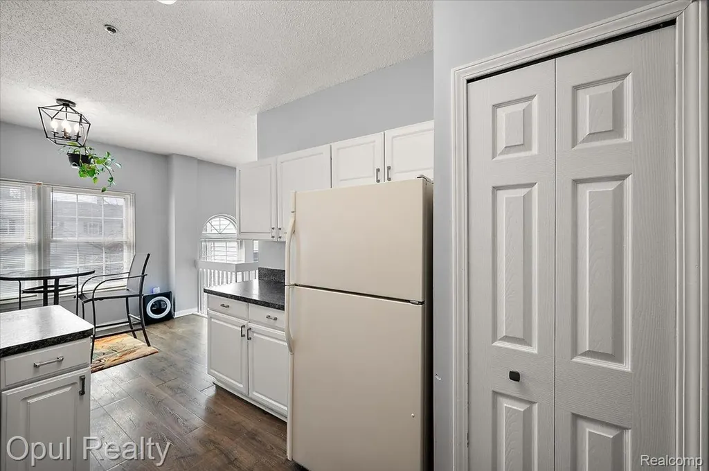 49714 Draper Circle Plymouth Charter Township MI 48170