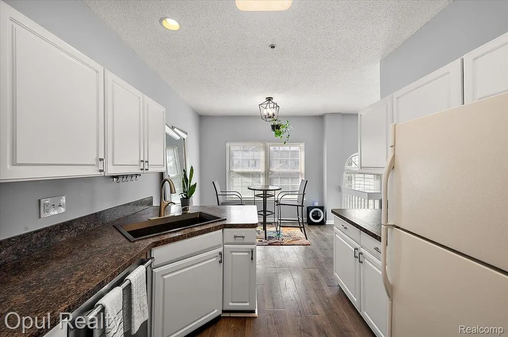 49714 Draper Circle Plymouth Charter Township MI 48170