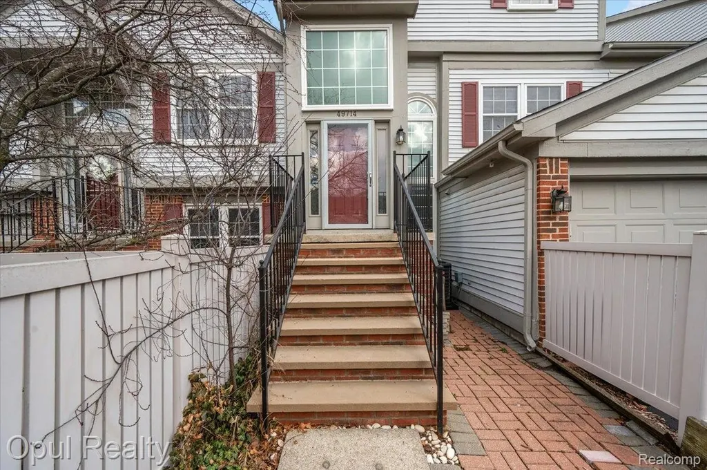 49714 Draper Circle Plymouth Charter Township MI 48170