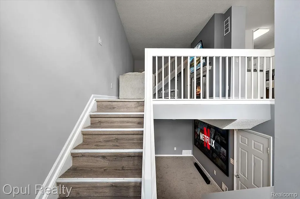 49714 Draper Circle Plymouth Charter Township MI 48170