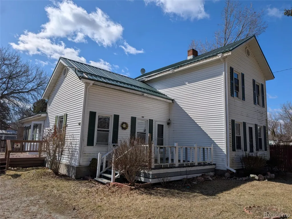 10611 W Saint Charles Road Sumner Township MI 48889