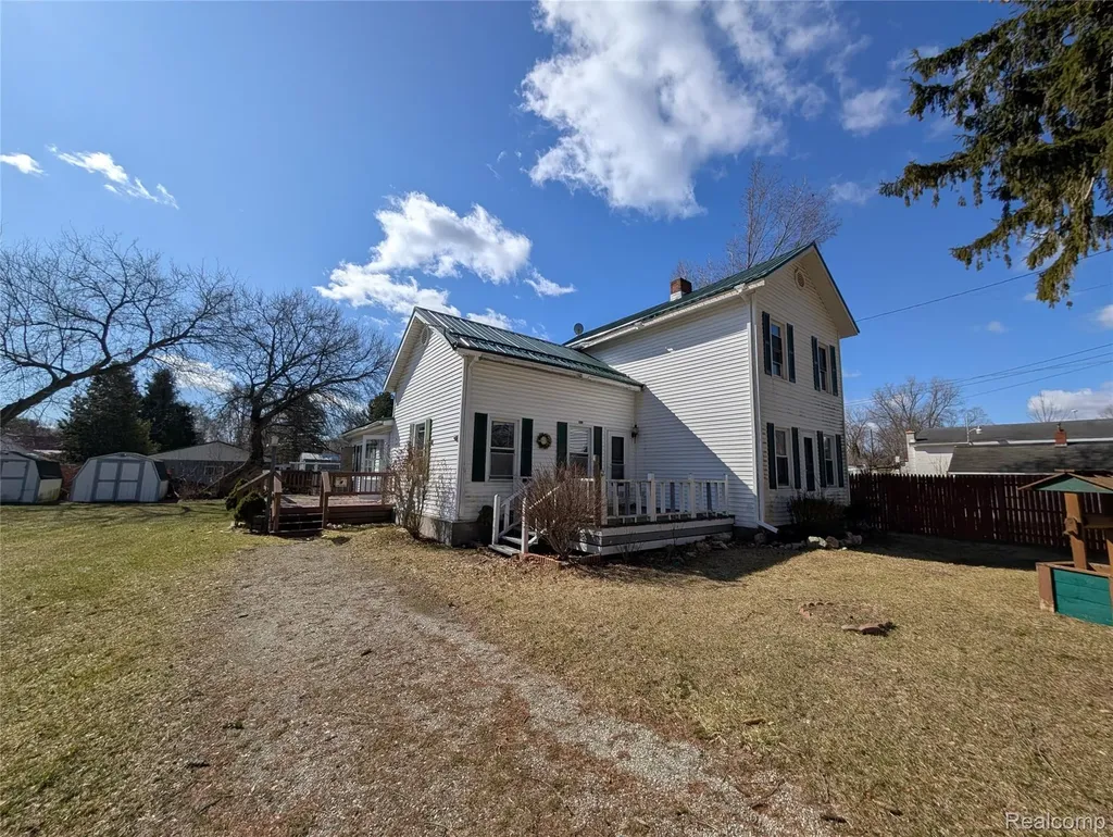 10611 W Saint Charles Road Sumner Township MI 48889