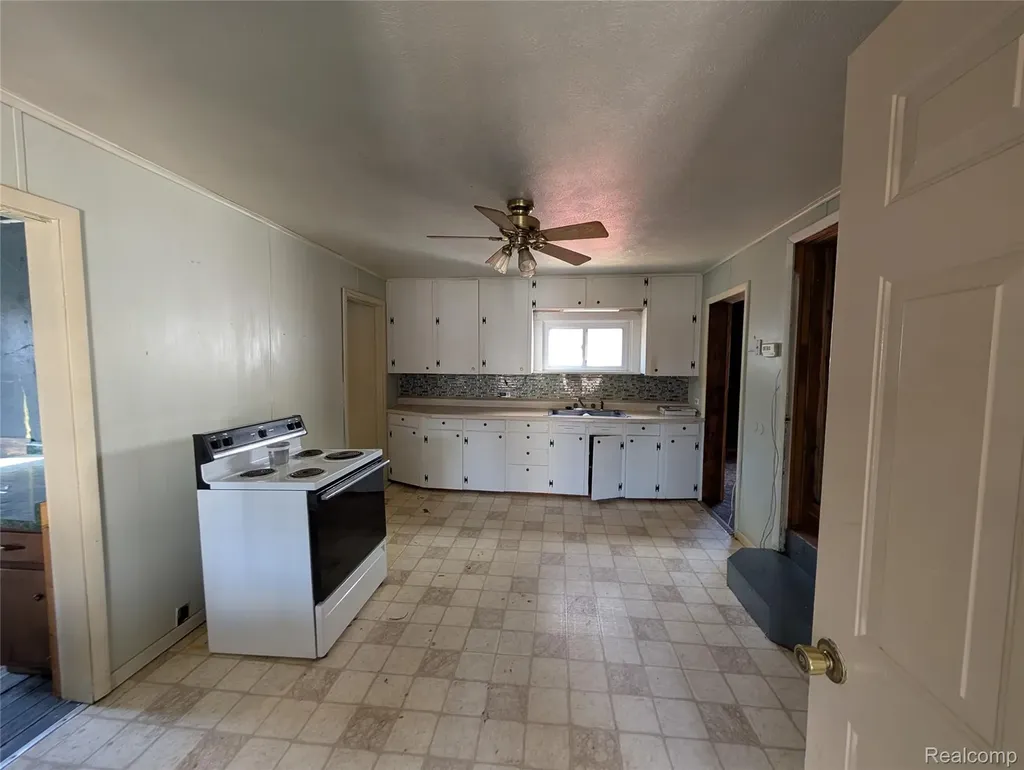 10611 W Saint Charles Road Sumner Township MI 48889