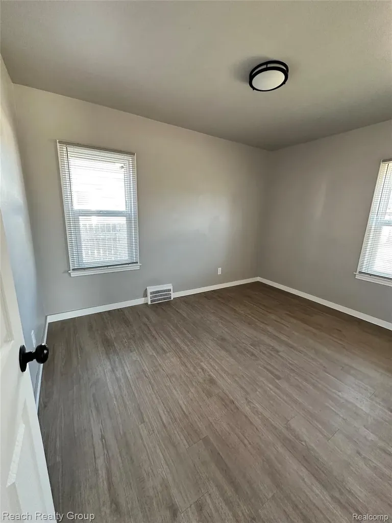 8200 Westwood Street Detroit City MI 48228