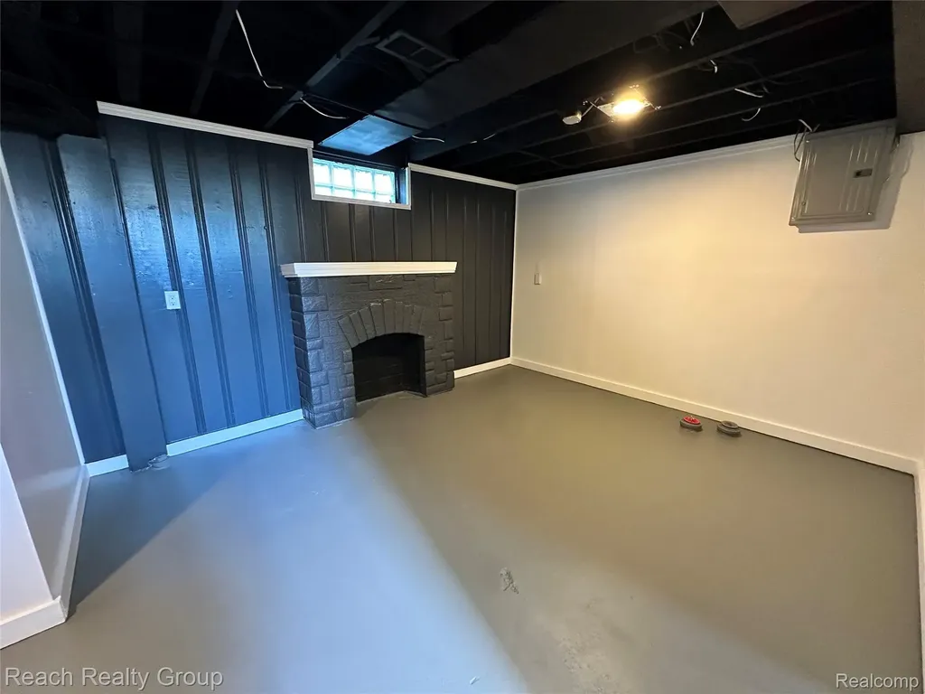 8200 Westwood Street Detroit City MI 48228