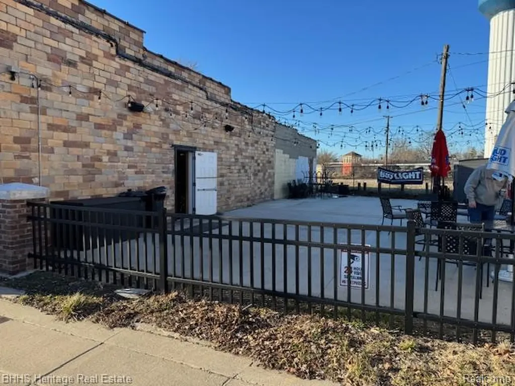 206 W Main Street Durand City MI 48429