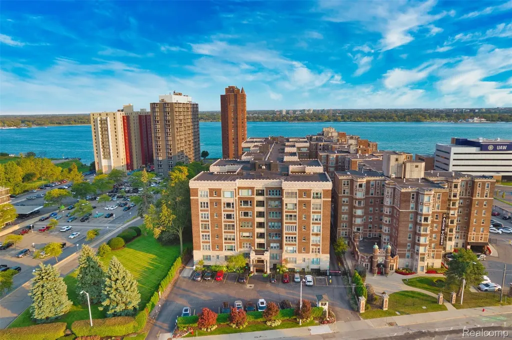 8120 E Jefferson Avenue Detroit City MI 48214