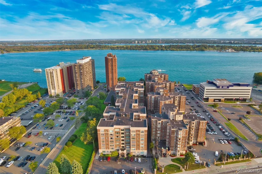 8120 E Jefferson Avenue Detroit City MI 48214