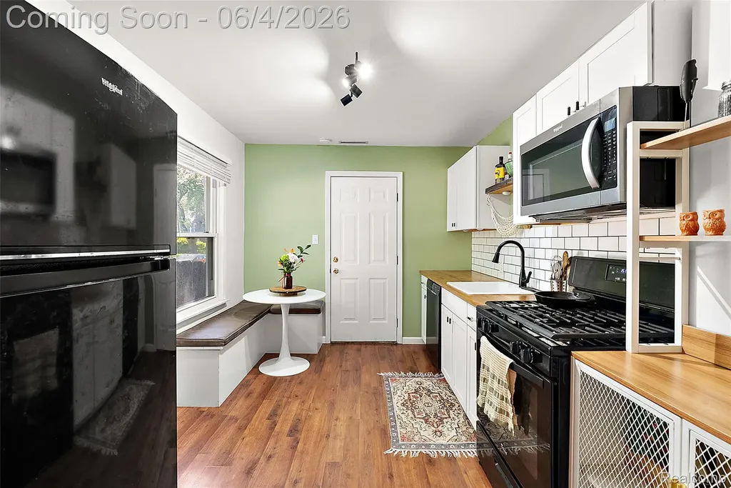 1831 Moorhouse Street Ferndale City MI 48220