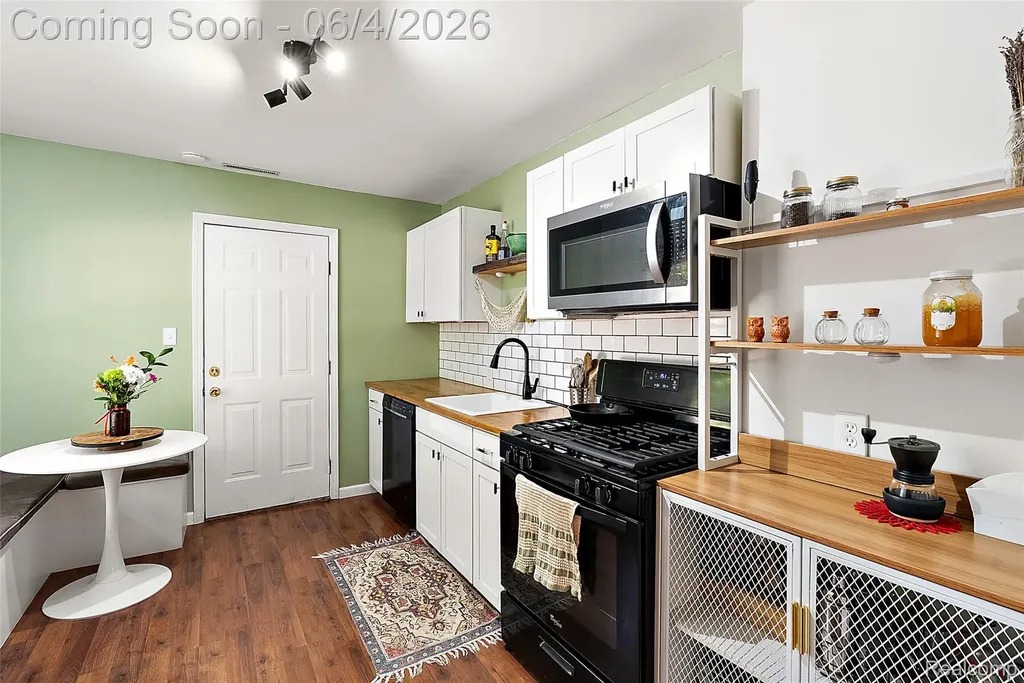 1831 Moorhouse Street Ferndale City MI 48220