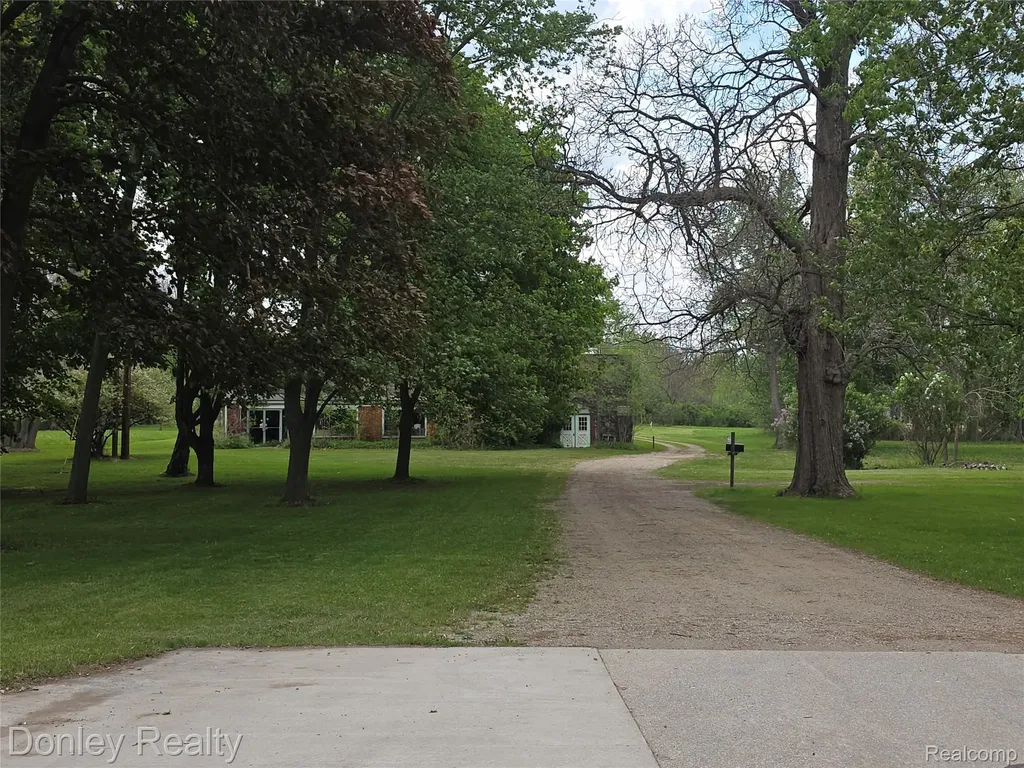 6174 Marlette Street Marlette City MI 48453