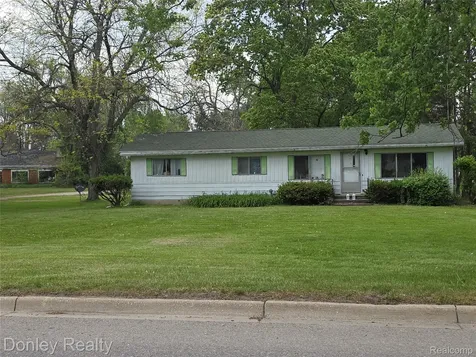 6174 Marlette Street Marlette City MI 48453