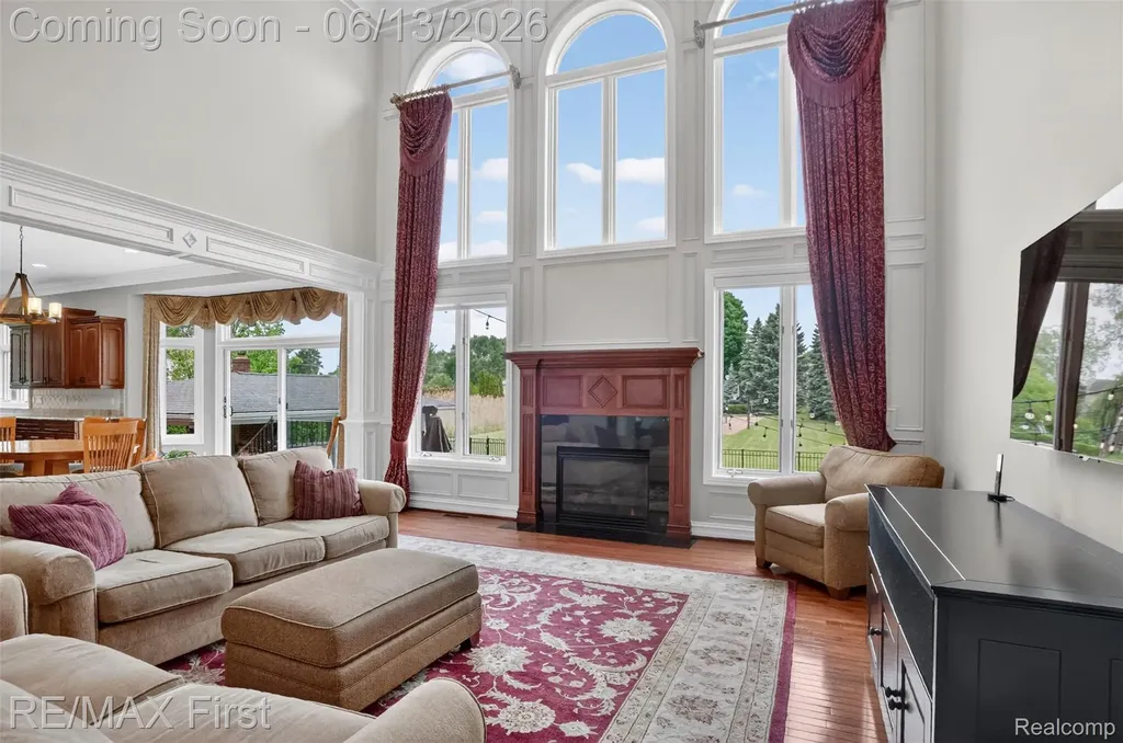 13800 Berryknoll Drive Shelby Charter Township MI 48315