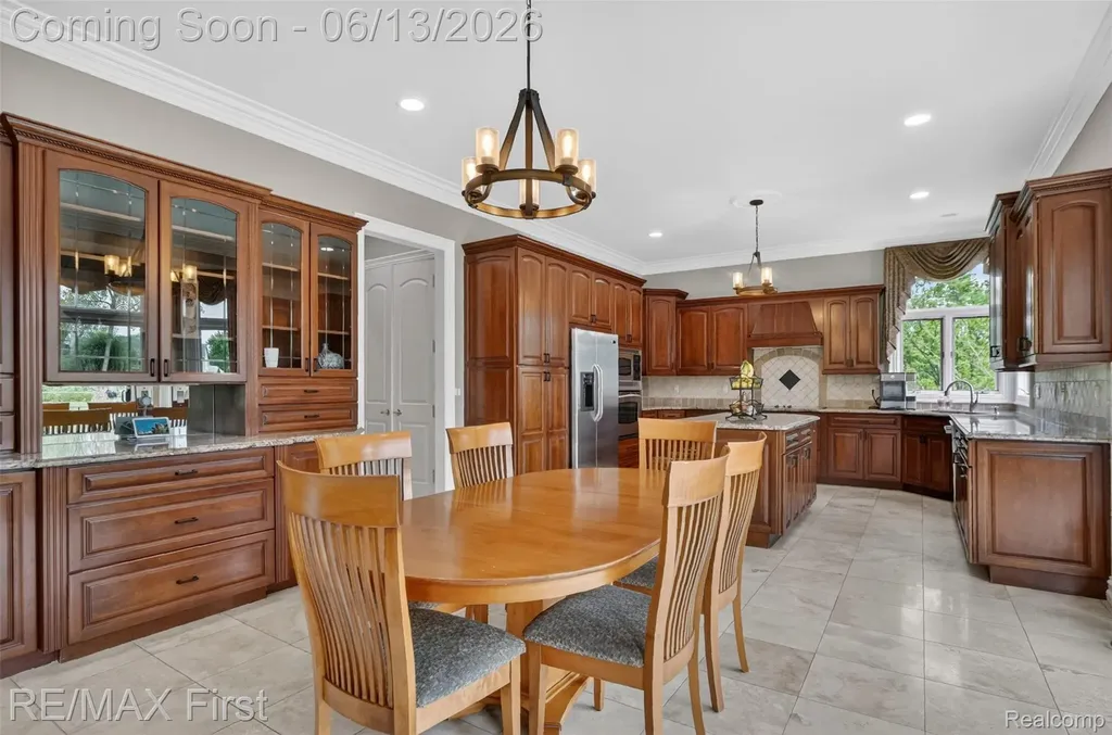13800 Berryknoll Drive Shelby Charter Township MI 48315