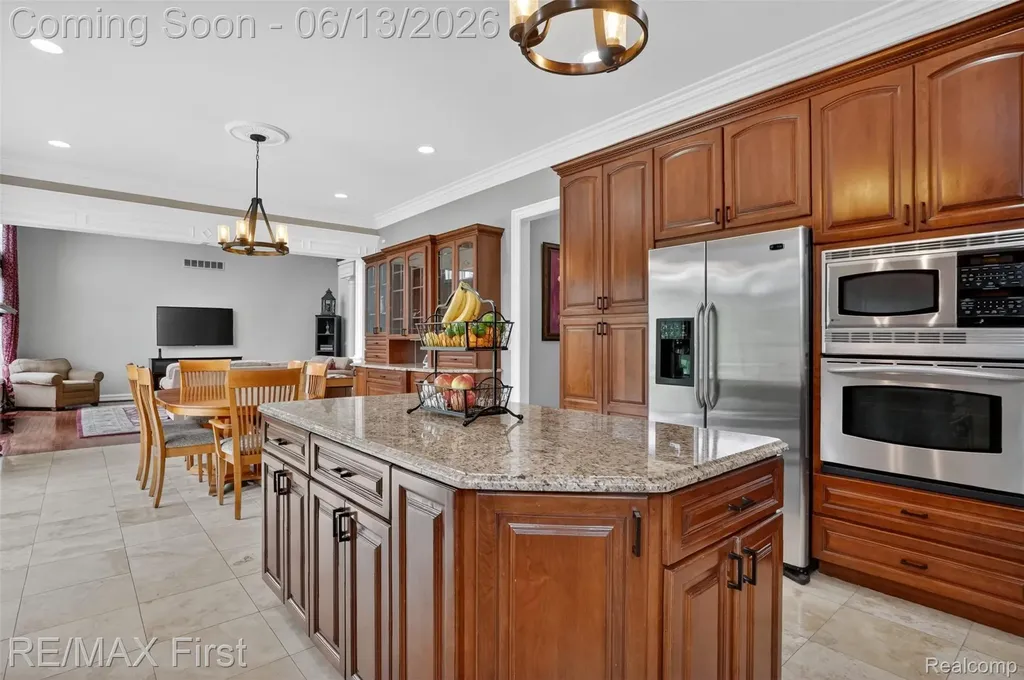 13800 Berryknoll Drive Shelby Charter Township MI 48315
