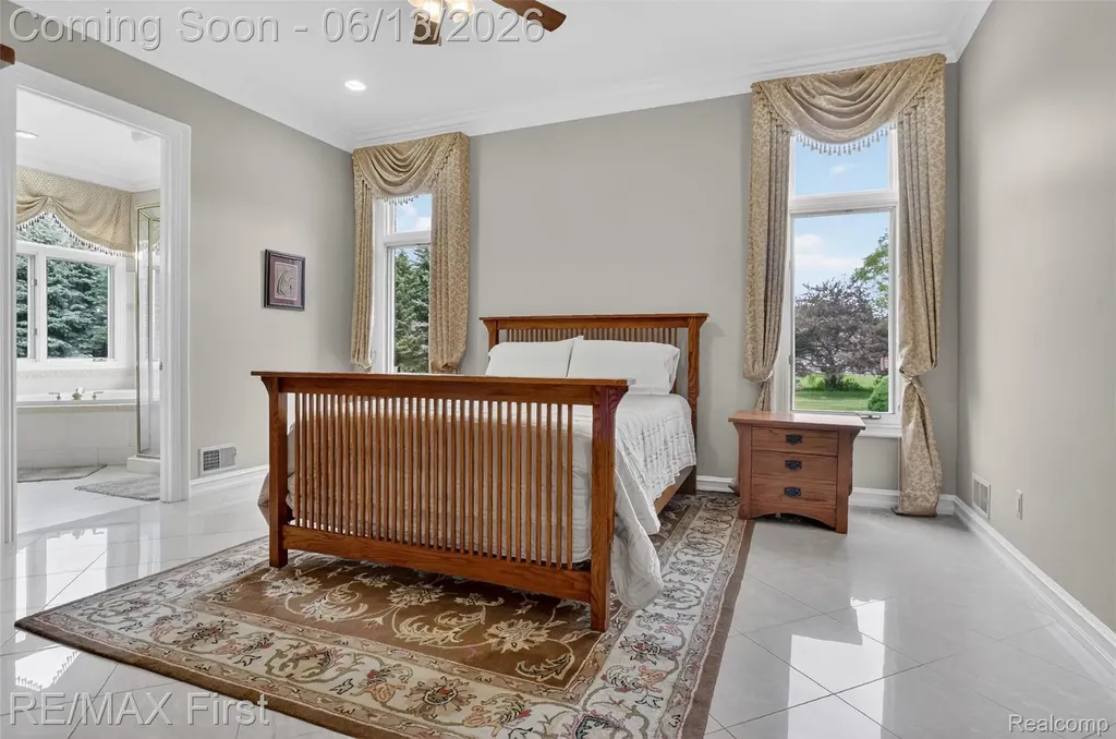 13800 Berryknoll Drive Shelby Charter Township MI 48315