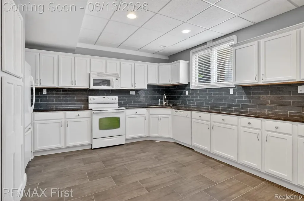 13800 Berryknoll Drive Shelby Charter Township MI 48315