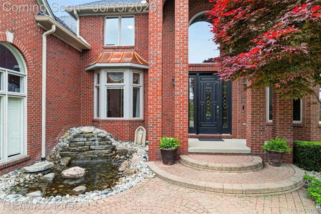13800 Berryknoll Drive Shelby Charter Township MI 48315