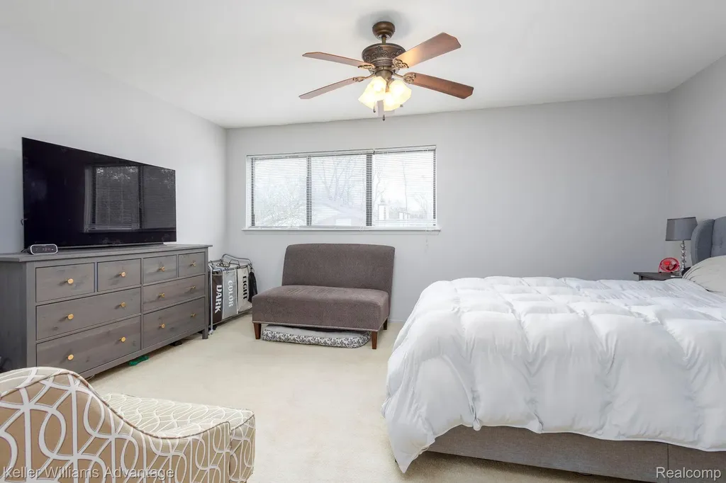 24285 Evergreen Road Southfield City MI 48075