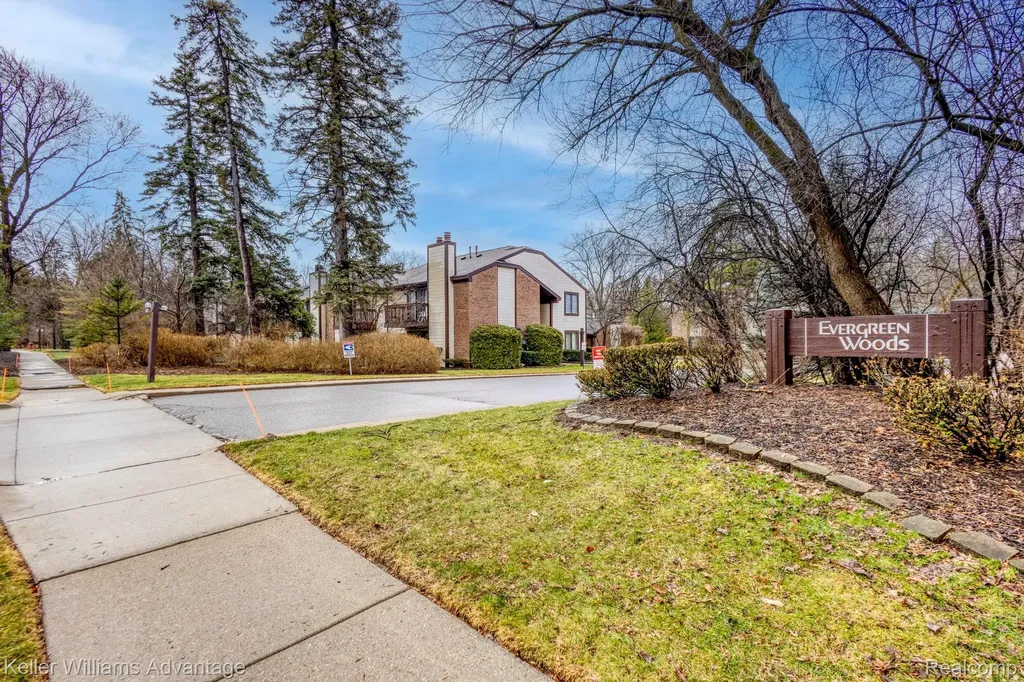24285 Evergreen Road Southfield City MI 48075