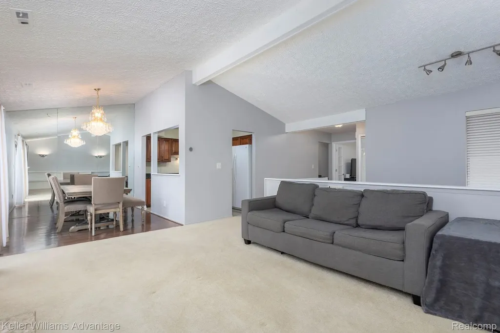 24285 Evergreen Road Southfield City MI 48075