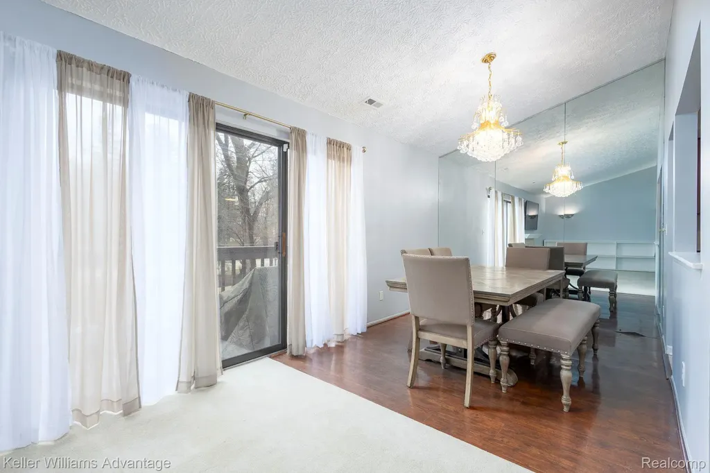 24285 Evergreen Road Southfield City MI 48075