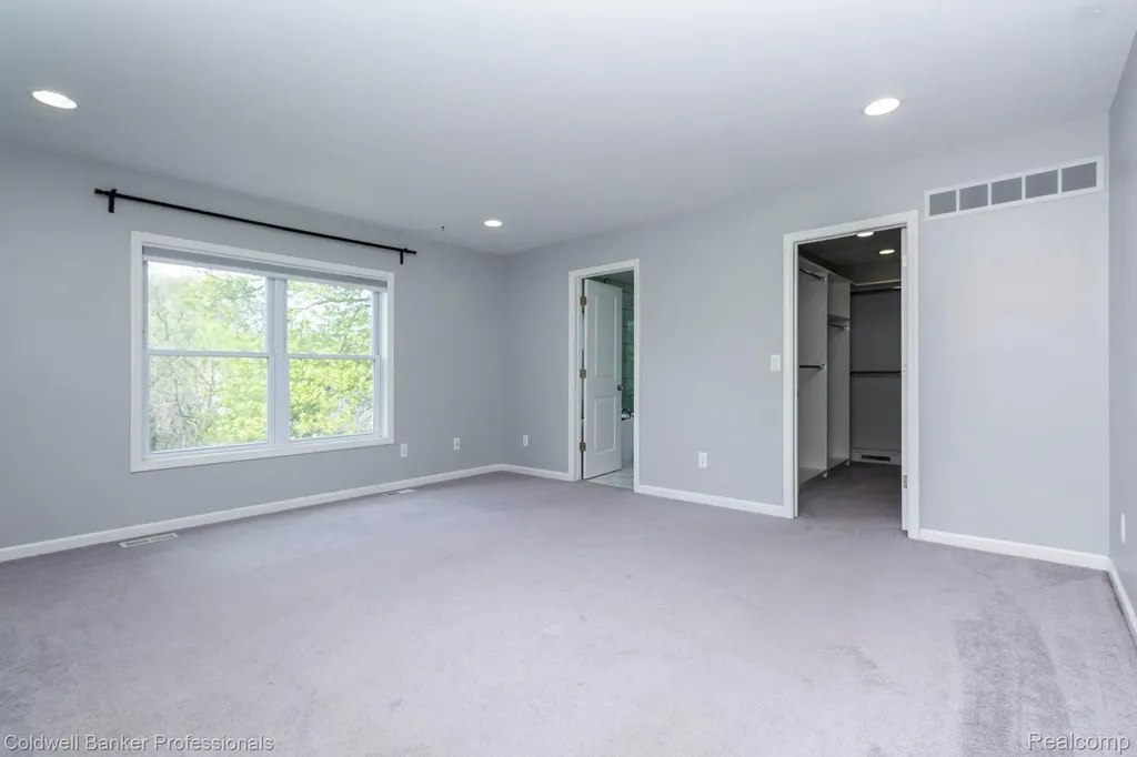 829 N Dorchester Avenue Royal Oak City MI 48067