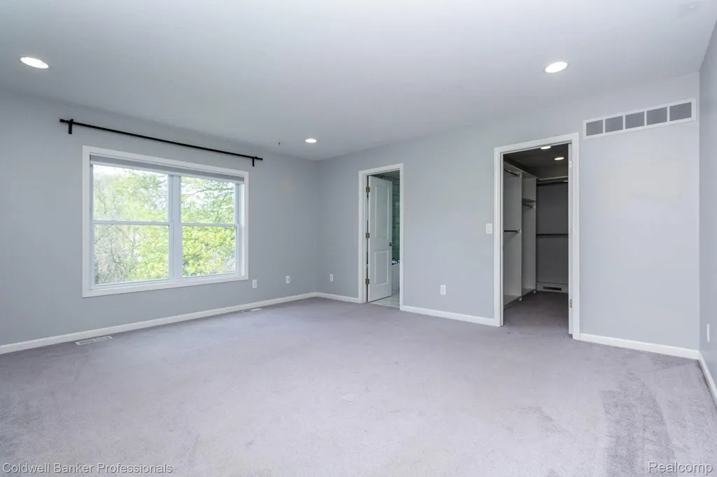 829 N Dorchester Avenue Royal Oak City MI 48067