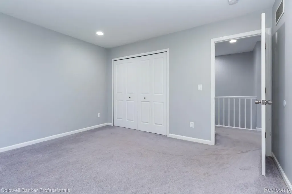 829 N Dorchester Avenue Royal Oak City MI 48067