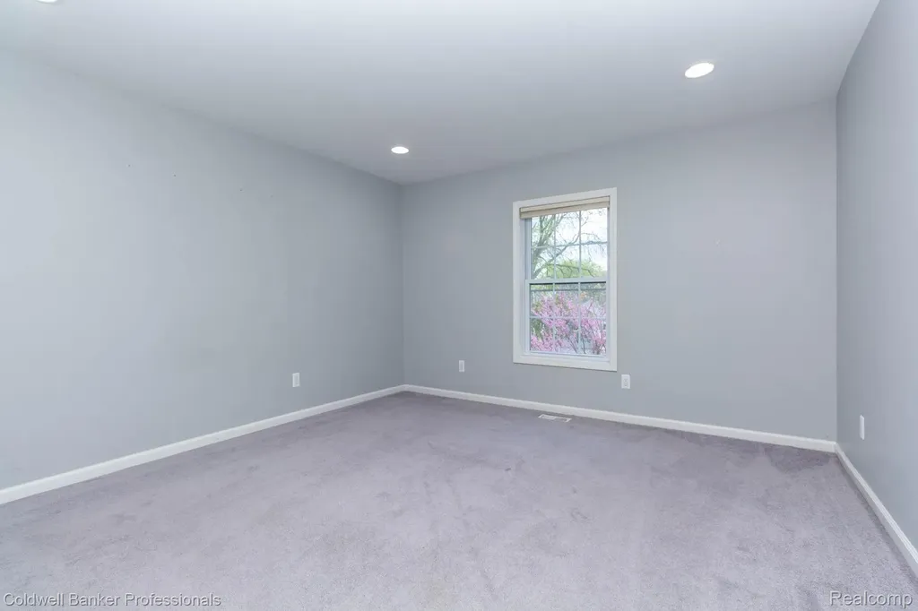 829 N Dorchester Avenue Royal Oak City MI 48067