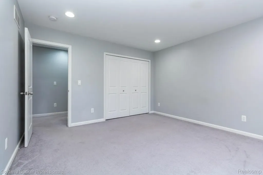 829 N Dorchester Avenue Royal Oak City MI 48067