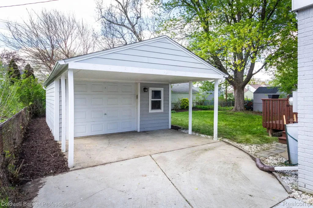 829 N Dorchester Avenue Royal Oak City MI 48067
