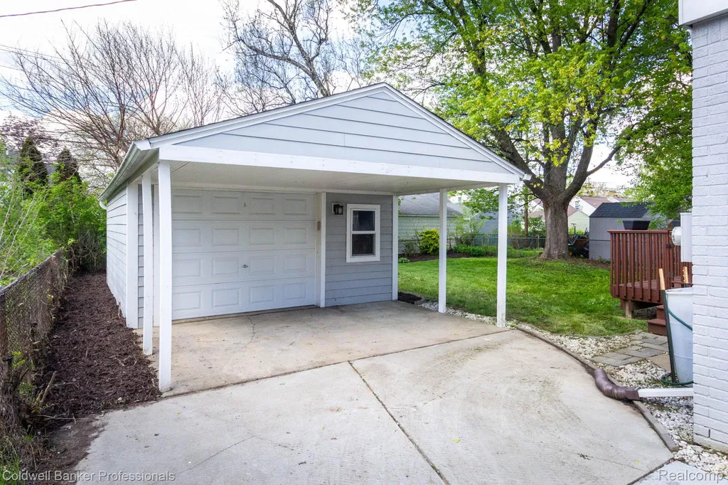 829 N Dorchester Avenue Royal Oak City MI 48067