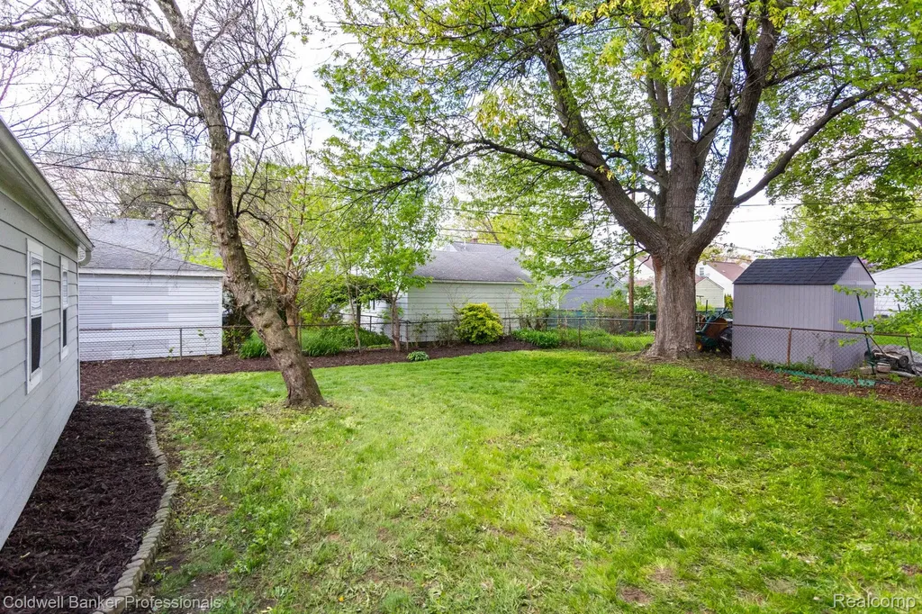 829 N Dorchester Avenue Royal Oak City MI 48067