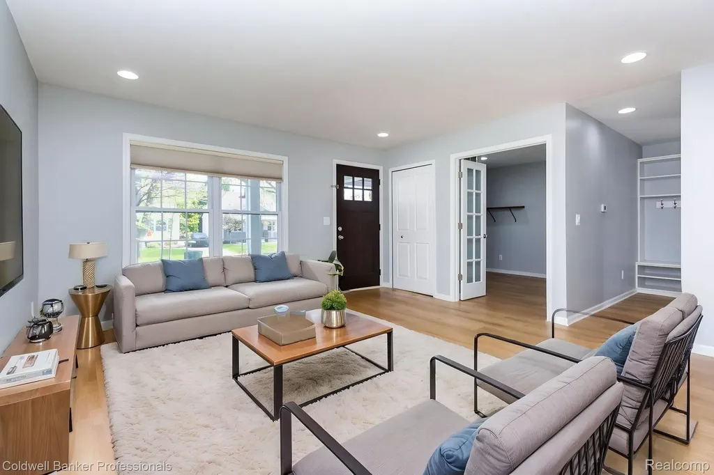 829 N Dorchester Avenue Royal Oak City MI 48067