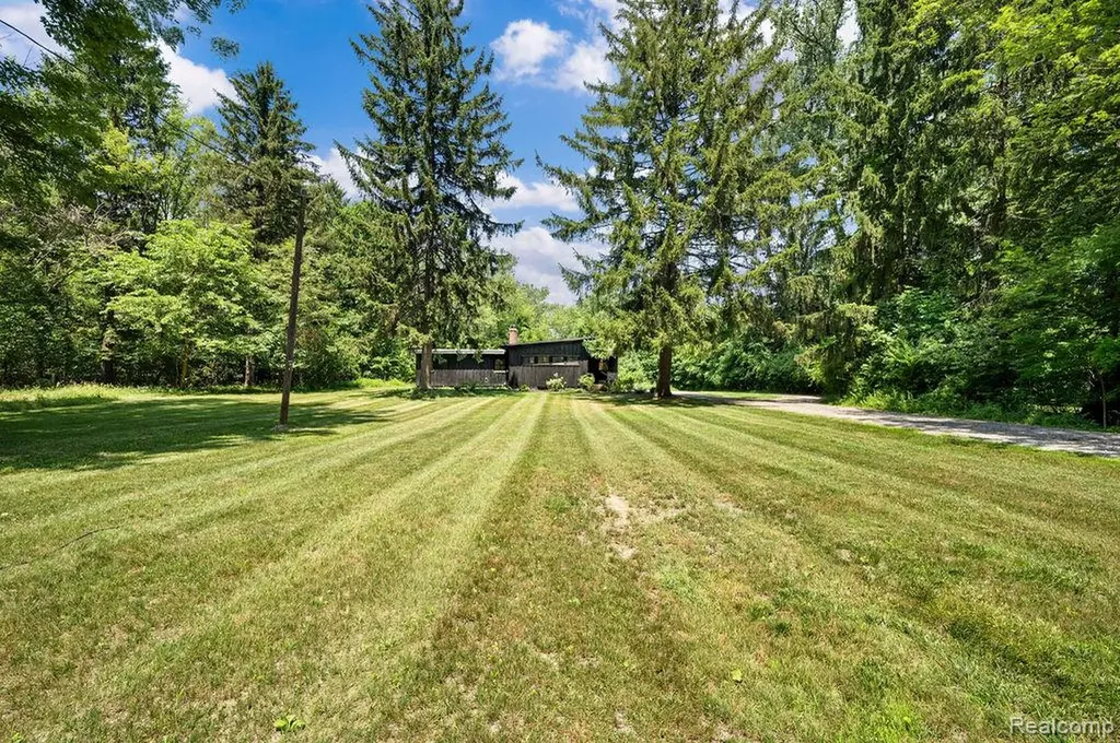 5831 Browntown Road Lake Charter Township MI 49125