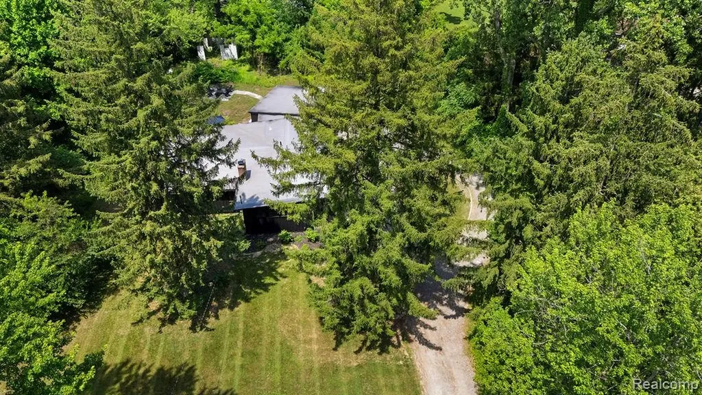5831 Browntown Road Lake Charter Township MI 49125