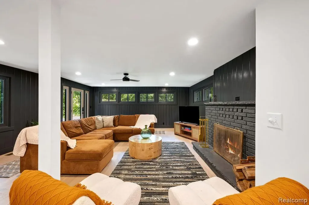 5831 Browntown Road Lake Charter Township MI 49125