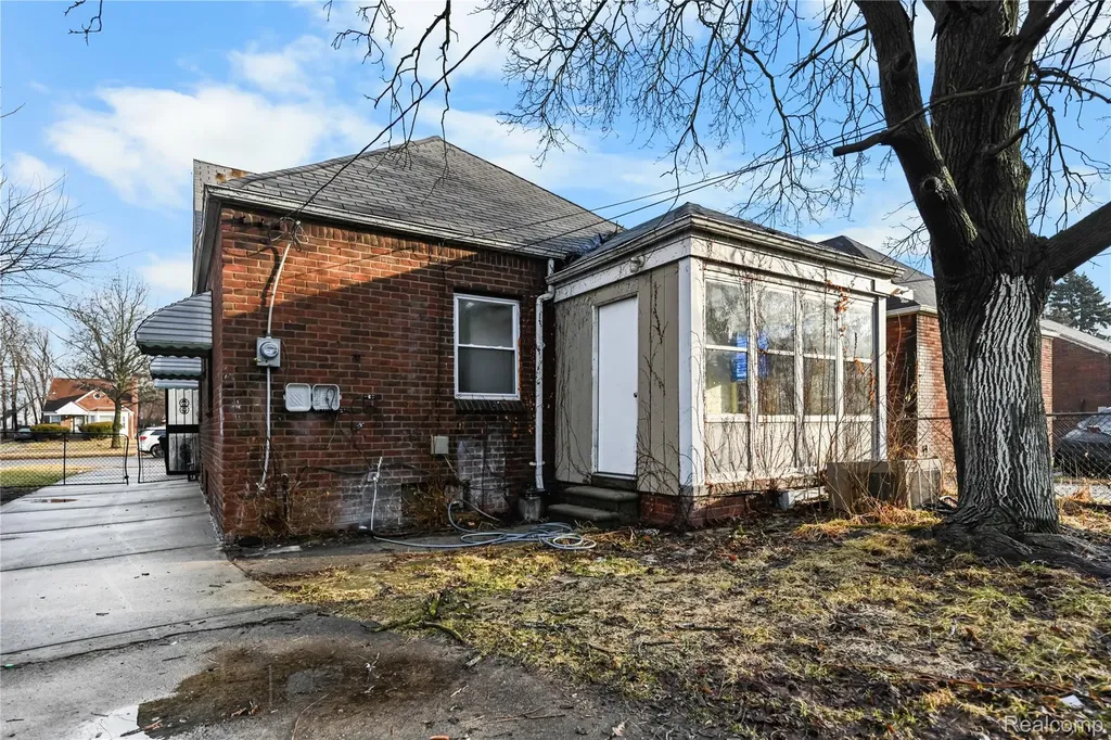 7487 W Outer Drive Detroit City MI 48235