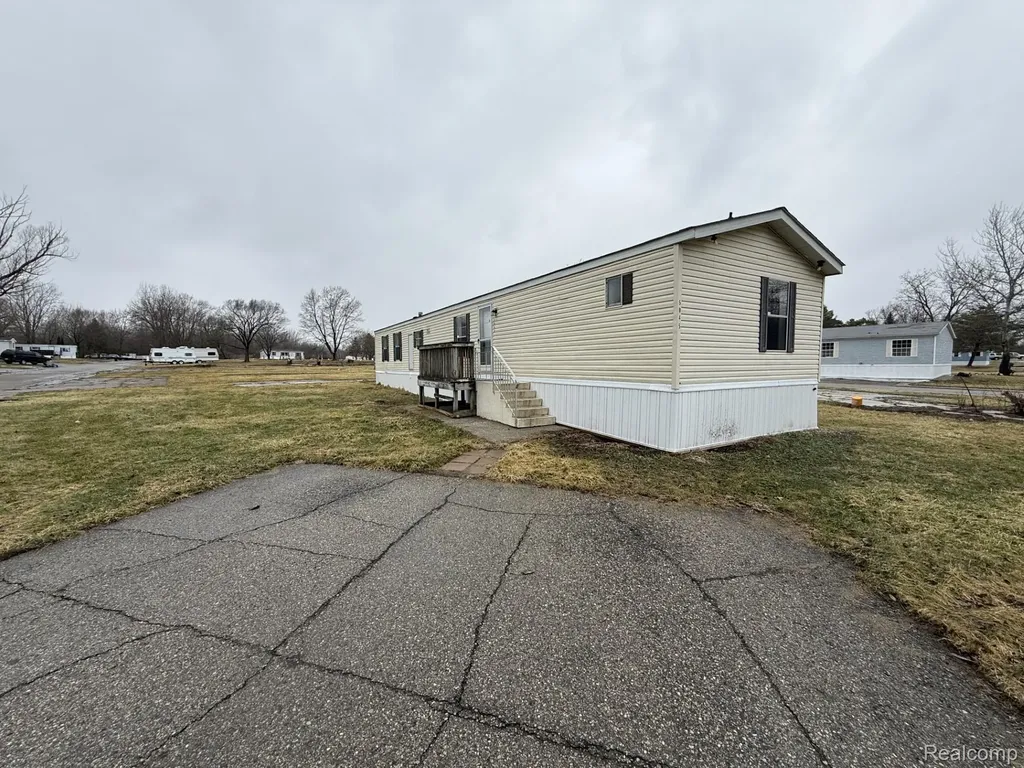 5045 Nadie Drive Mt. Morris City MI 48458