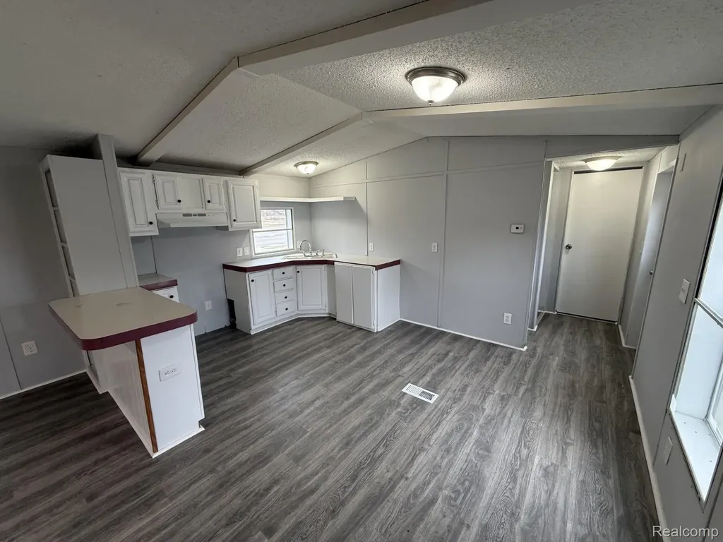 5045 Nadie Drive Mt. Morris City MI 48458