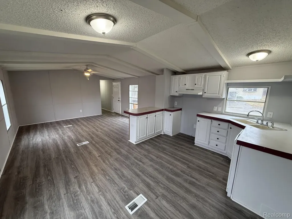 5045 Nadie Drive Mt. Morris City MI 48458