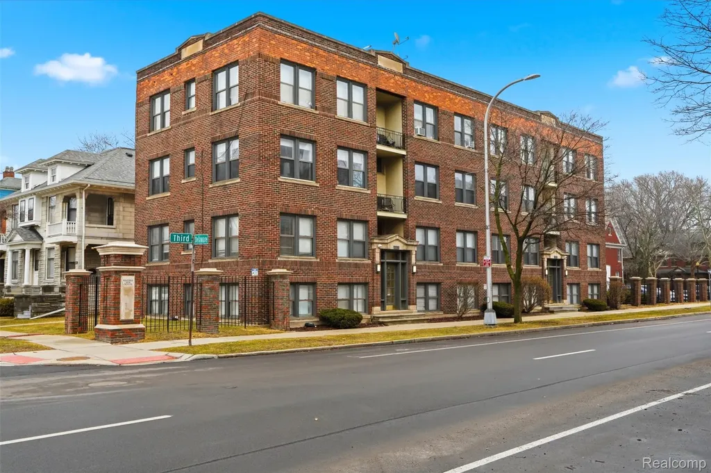 7740 Third Avenue Detroit City MI 48202