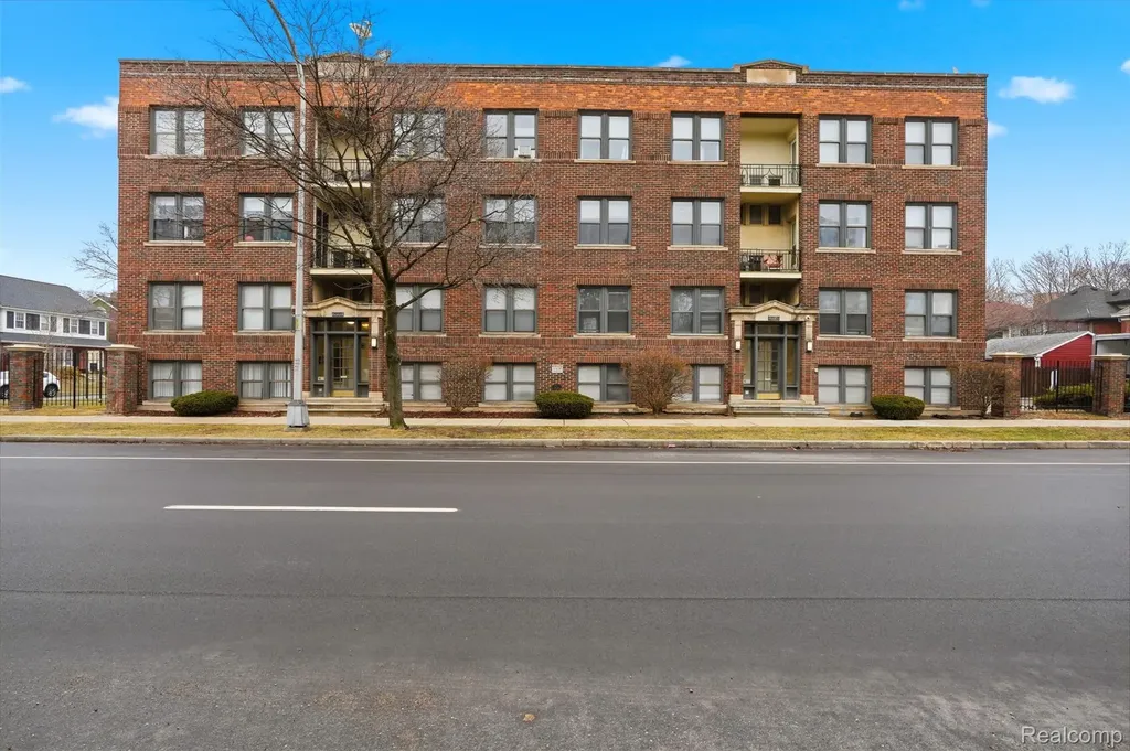 7740 Third Avenue Detroit City MI 48202