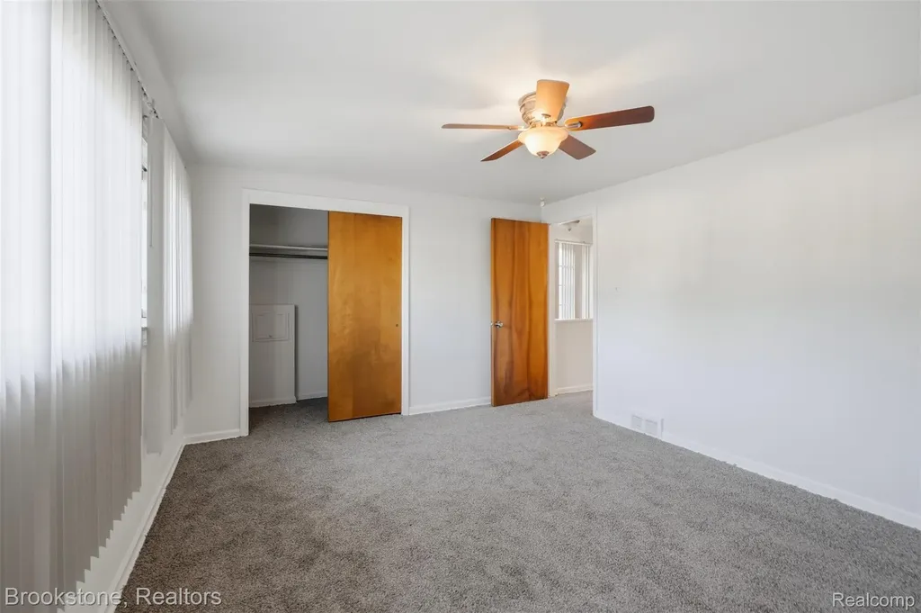 24260 Coolidge Highway Oak Park City MI 48237