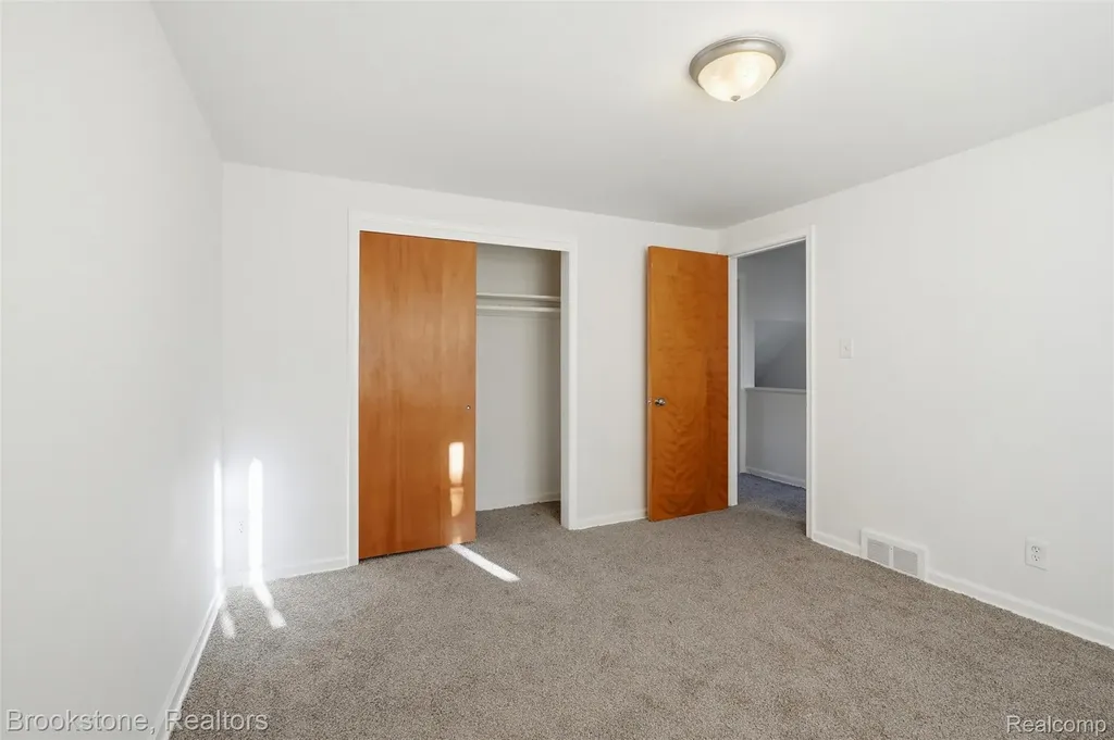 24260 Coolidge Highway Oak Park City MI 48237