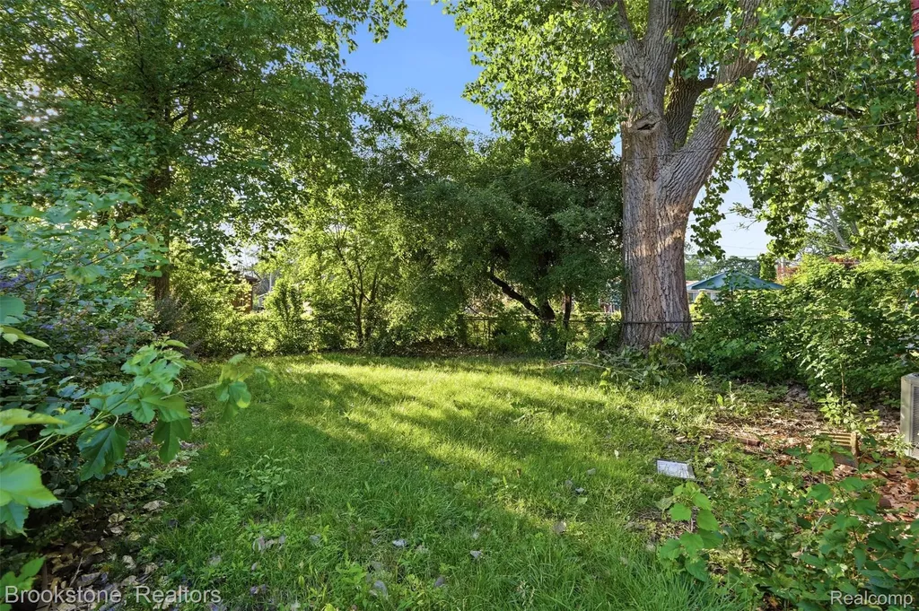 24260 Coolidge Highway Oak Park City MI 48237