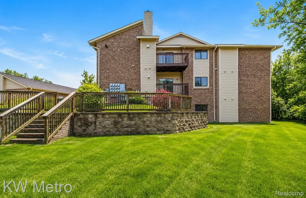 11773 Sycamore Drive Plymouth City MI 48170