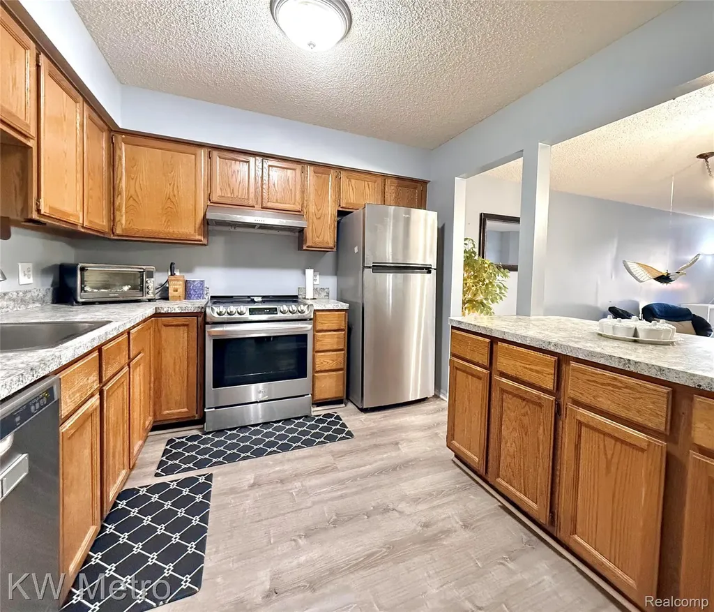 11773 Sycamore Drive Plymouth City MI 48170